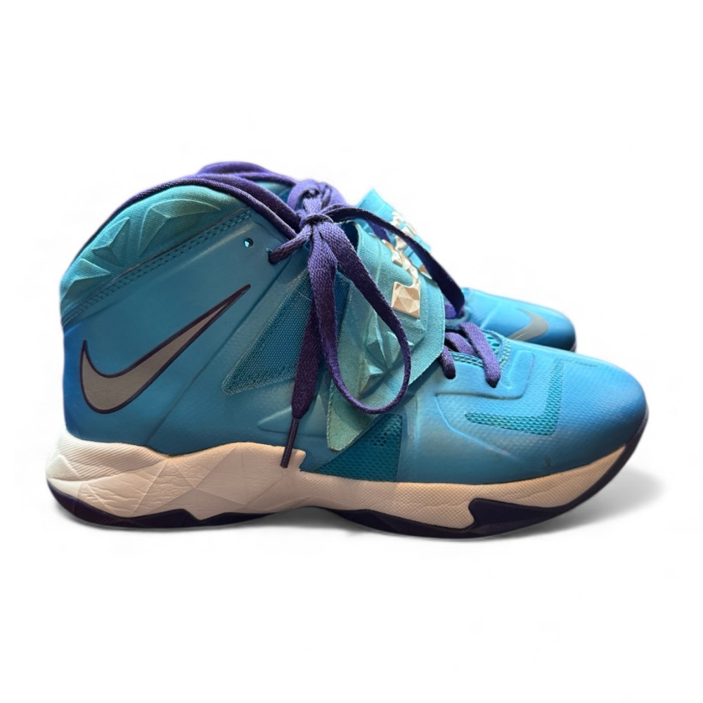 Nike LeBron Soldier 7 GS Youth 7Y Vivid Blue Purple Basketball Shoes 599818-403